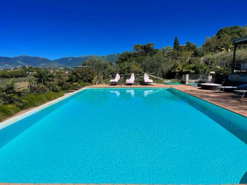 3 guests apt Spoleto Pool site - With infinity pool, extensive grounds