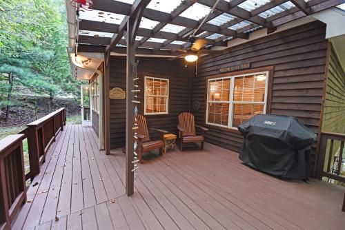 Deer Path Lodge - hot tub, spacious, game room, resort amenities