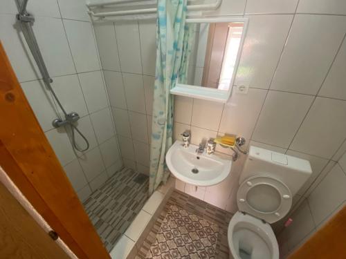 Lav Apartments - image 5