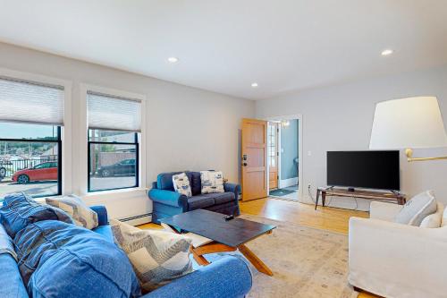 Harborwalk Lower and Upper Harborwalk Lower and Upper