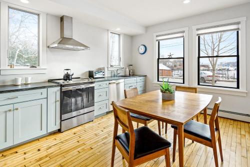 Harborwalk Lower and Upper Harborwalk Lower and Upper