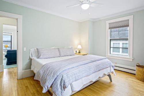 Harborwalk Lower and Upper Harborwalk Lower and Upper