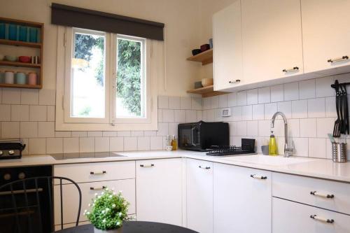 Facilities, lovely apartment in Ra'anana in Raanana