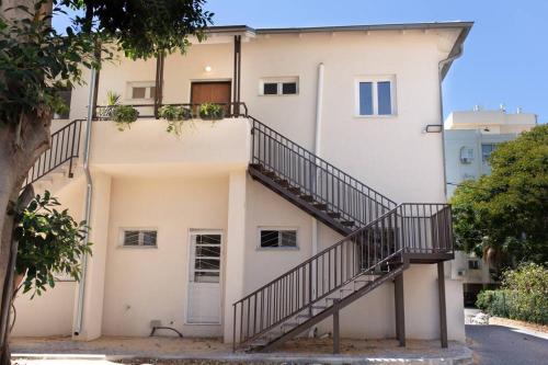 Exterior view, lovely apartment in Ra'anana in Raanana