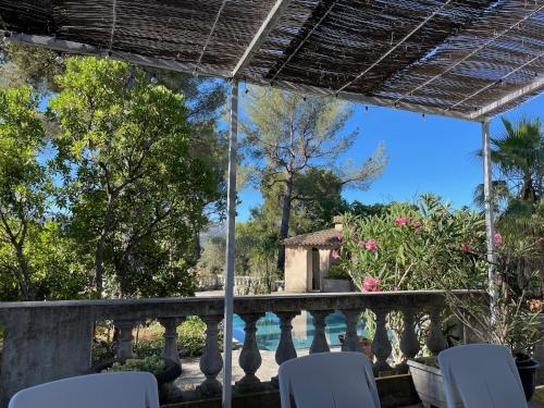 Garden, Villa Grand Cedre in Eoures