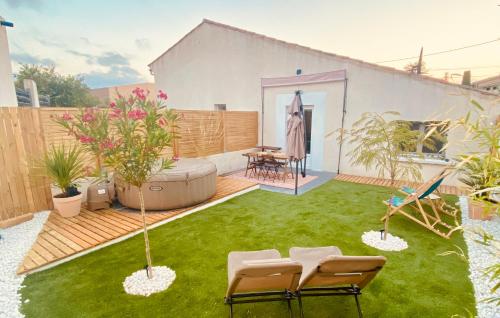 Tiny Harmony - Logement confortable avec jardin et jacuzzi privés près d’Aix en Provence - Location saisonnière - Venelles