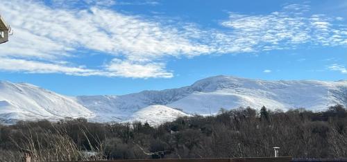 Skats, Luxury Cottage in Tregarth, Bethesda, Snowdonia in Tregarth