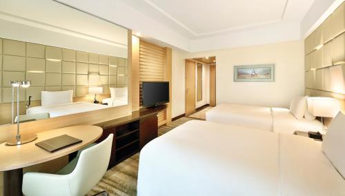 DoubleTree by Hilton Hotel Riyadh - Al Muroj Business Gate Room Type - TWIN GUEST FRONT VIEW