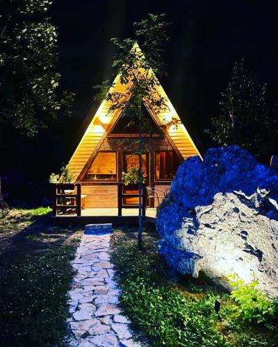 Etno Cottages Komarnica Authentic Peaceful Mountain Getaway in Pošćenski Kraj