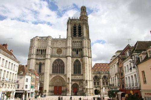 L'Echapée SENSée : Duplex Centre 500m Cathédrale