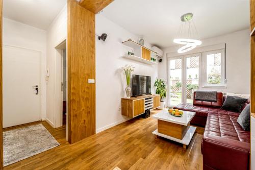 Apartment Urban Garden - image 3