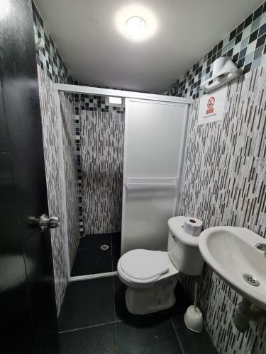 2 bedrooms, 4 beds
