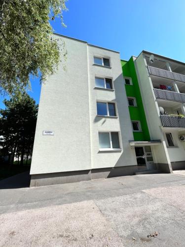 Free Wifi - Urban Oasis Rentals - Apartment - Bratislava