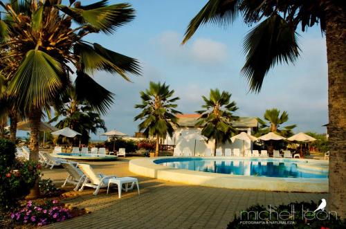 Úszómedence, Amotape Home near Capitán FAP Pedro Canga Rodríguez repülőtér