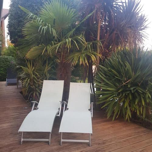 Grande Chambre entre caen et la mer chambre terrasse jardin et piscine