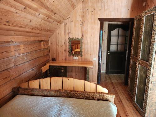 1 queen bed, 2 twin beds, 1 sofa bed