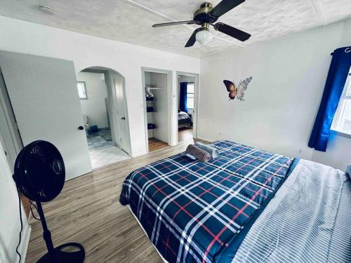 Cozy 2 bedrooms apartment near nyc w/free parking in Bloomfield, USA