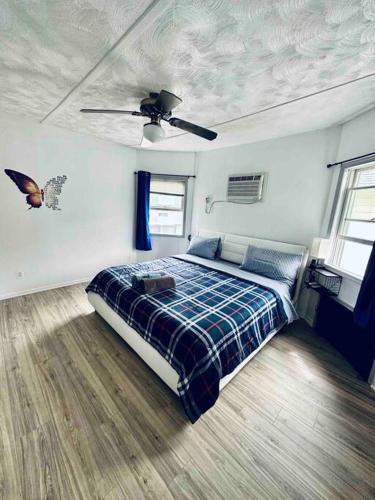 Cozy 2 bedrooms apartment near nyc w/free parking in Bloomfield, USA
