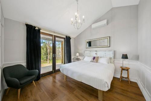 Block Eight Estate Tree Tops Villa, Lake Macquarie