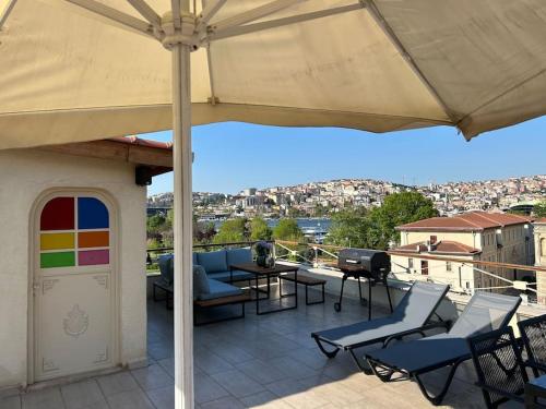 Waterfront Tiny House Bosphorus Istanbul with Exceptional Terrace