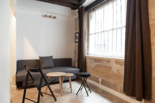 Apartment lyonnais center of paris