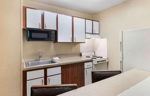 Extended Stay America Select Suites - St Louis - Earth City