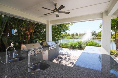 Brilliant & Spacious 1BR w Gym Pool Tennis Court