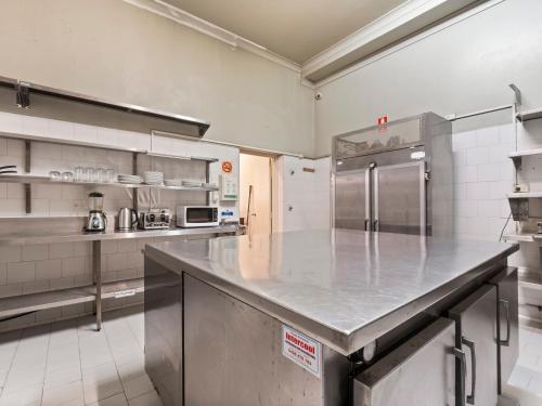 Kitchen, Azzurro Pod Hotel Darling Harbour in Darling Harbour