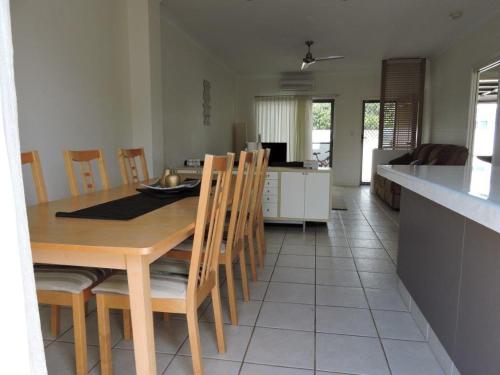 Koola Beach Apartments Bargara