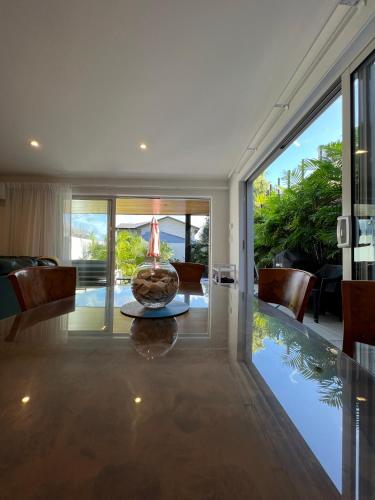 Okahu Bay Villas in โอราไก