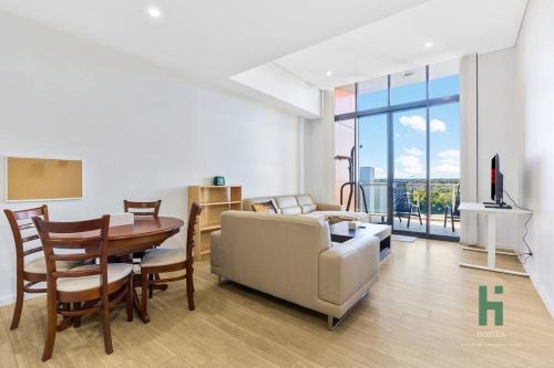 Homebush EventHub Contemporary 2B2B Apt near Angelo's on the Bay