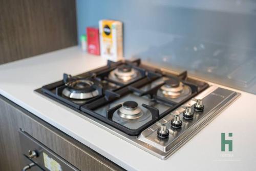 Homebush EventHub Contemporary 2B2B Apt near Angelo's on the Bay