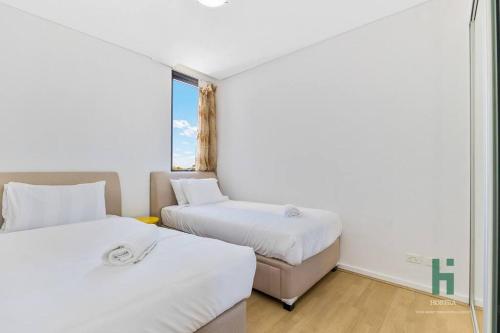 Homebush EventHub Contemporary 2B2B Apt near Angelo's on the Bay