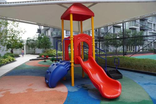 Mactan Newtown A by HiveRooms - 놀이터