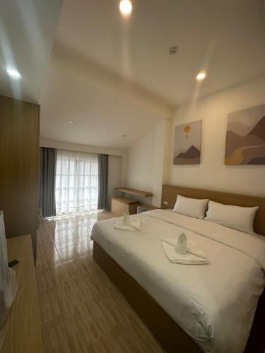 Deluxe Double Room room in Midnight Blue Guesthouse
