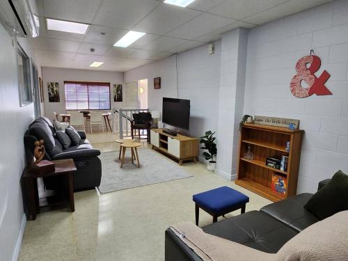. Central Comfy Holiday Unit
