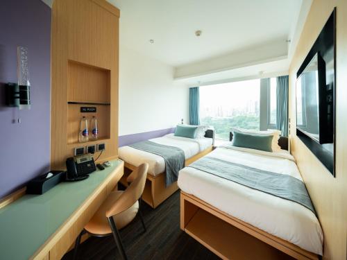 room detail thumbnail 1