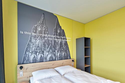 MEININGER Hotel Köln West - image 4