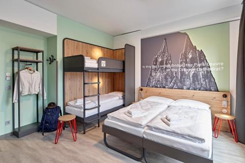MEININGER Hotel Köln West in Köln, Deutschland