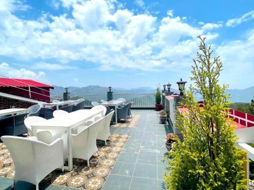 Hotel Wood Stock Luxury - A Boutique Property - Penthouse - Open Air Restaurant & Terrace