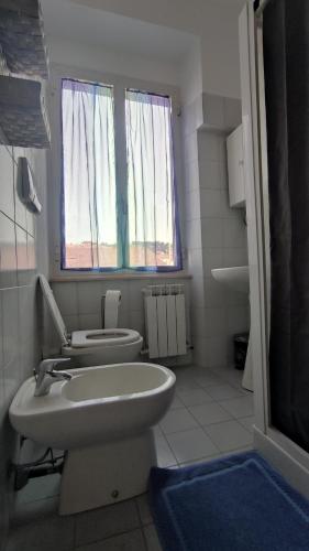 淋浴間, Appartamento Perugia Ospedale Università 2bedr (Appartamento Perugia Ospedale Universita 2bedr) in 其他