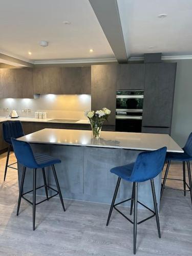 Cameron Coach House Modern Property in Murrayfield Edinburgh, Эдинбург (фото 11)