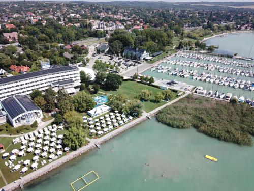 Hotel Marina Port