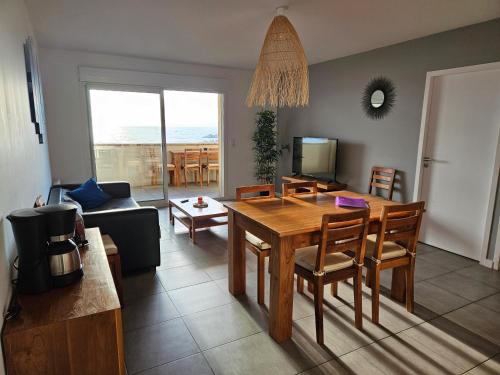 2 bedrooms, 3 beds