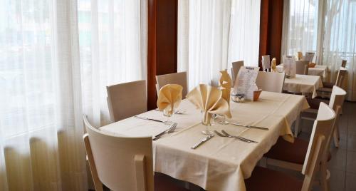 Hotel Midi - image 2