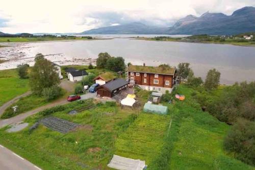 Vista exterior, Hyggelig lite bosted ved sjøen, nær sentrum i Valnesfjord in Fauske