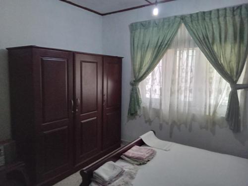 Glenn shanthi Park side villa.