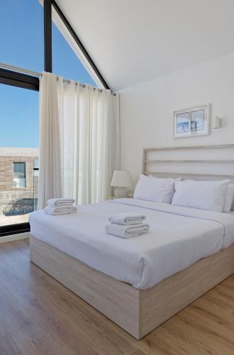 Villa with Sea View image 4