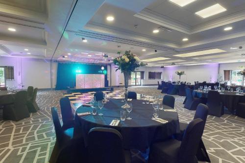 Village Hotel Leeds North - image 8