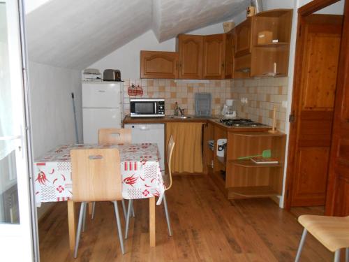 location MIRANDE 2 chambres 4 couchages 9 quartier Pon in Laruns